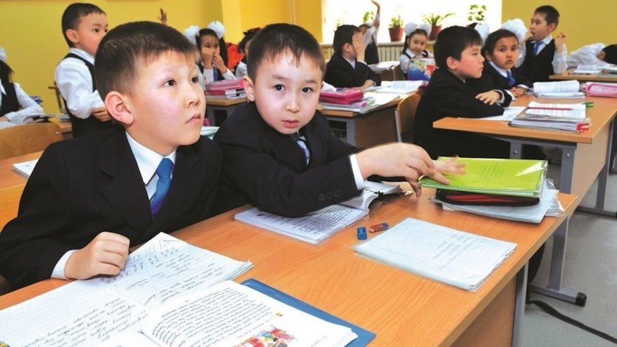 У Казахстані діти більше не вивчатимуть російську мову з першого класу