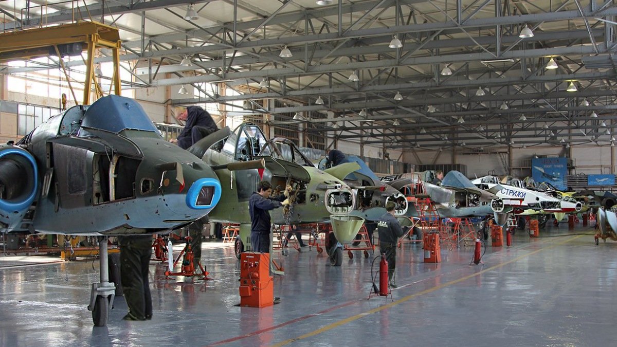 Белорусские специалисты ремонтируют российские боевые самолеты — разведка