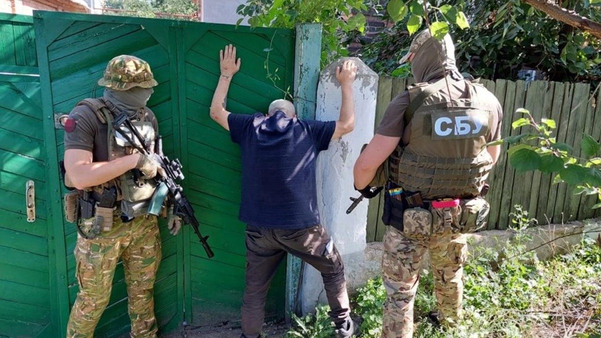 СБУ викрила російських агентів, що коригували ракетні атаки на Слов’янськ, Бахмут та Краматорськ