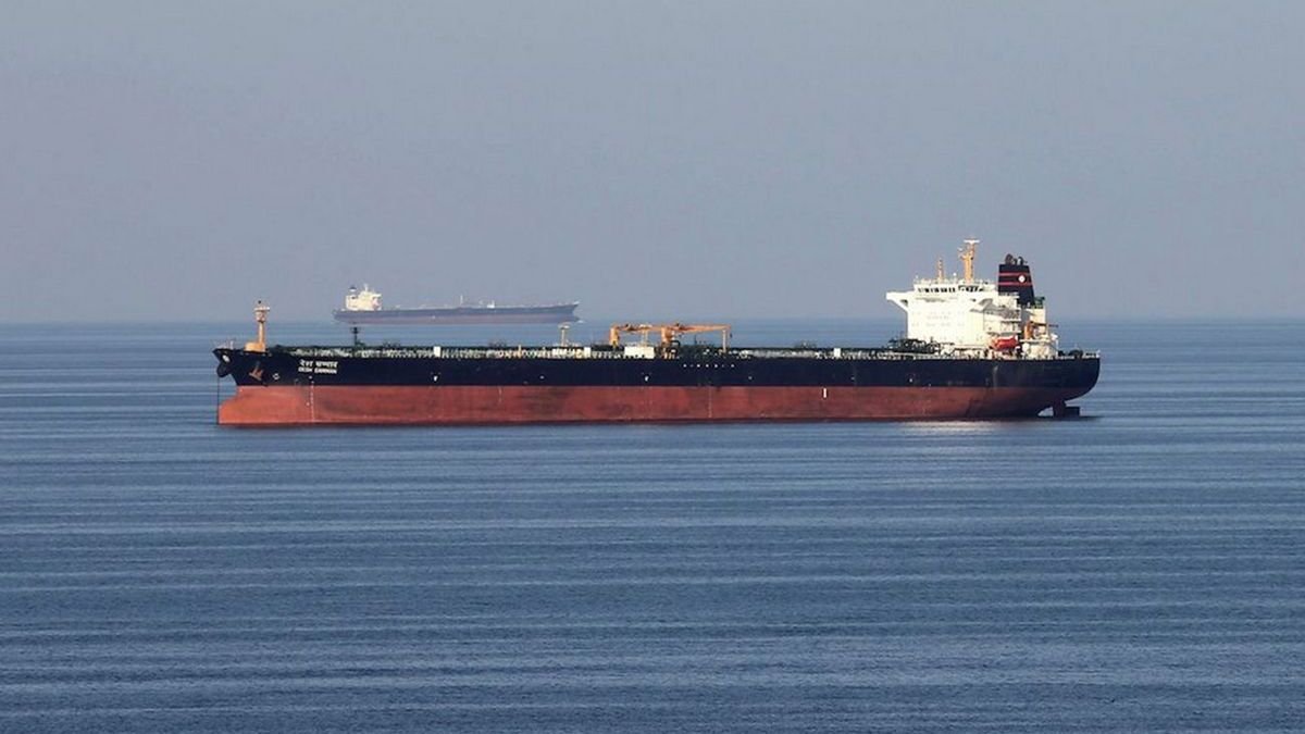 Как российские танкеры обходят запрет заходить в порты ЕС — расследование