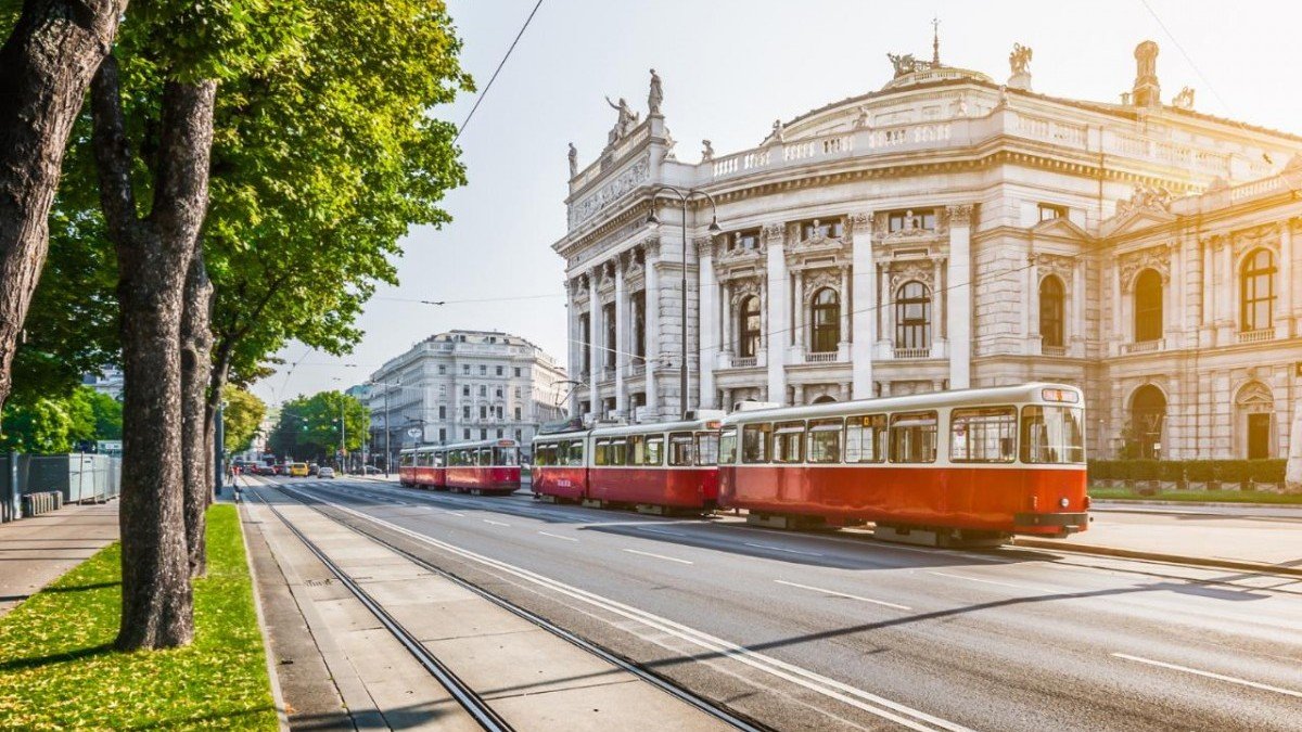 Українські біженці можуть безкоштовно користуватися громадським транспортом у Відні