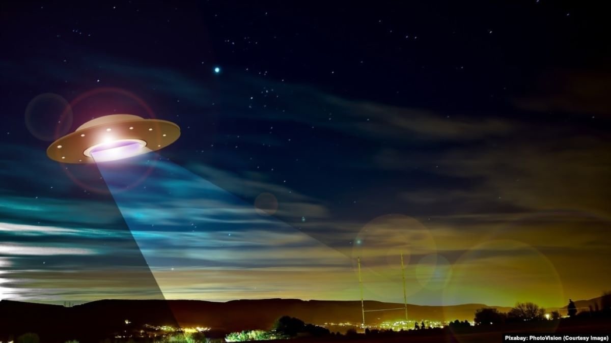 Украинские астрономы заметили много НЛО над Киевом: как они это объясняют