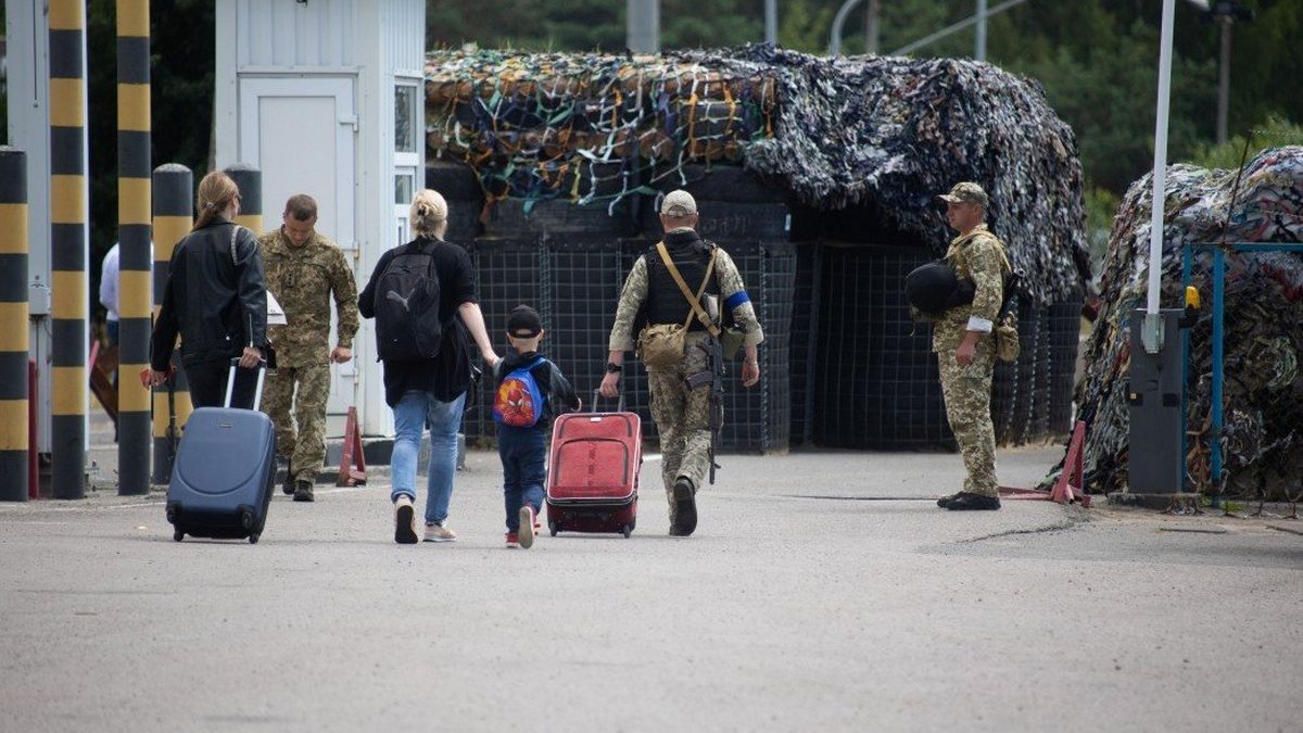 В Венгрии изменили правила бесплатного проезда для украинских беженцев