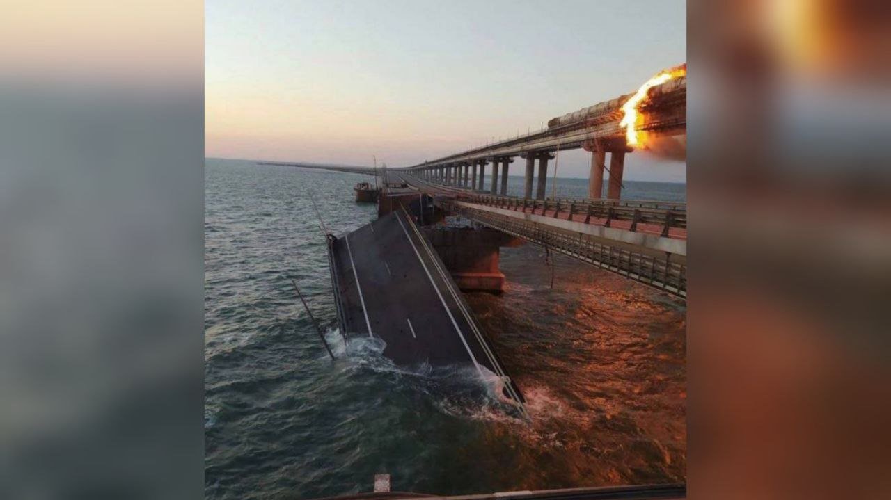 Пожар на Крымском мосту: автомобильное и железнодорожное сообщение заблокировано
