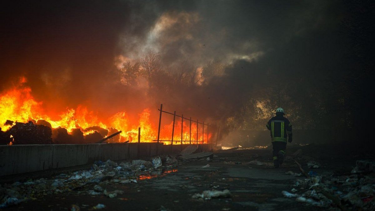Кількість жертв масованих ударів по Україні зросла. Знеструмлено сотні населених пунктів