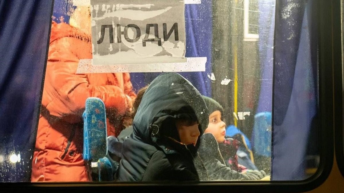 Окупанти примусово "евакуюють" жителів Херсонщини: зведення Генштабу