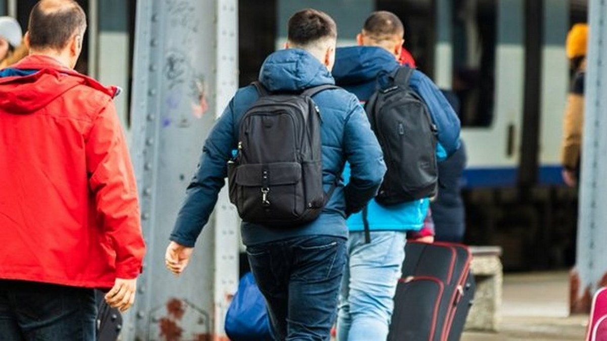 Заборона виїзду за кордон: як навчатимуться студенти-чоловіки в іноземних вишах