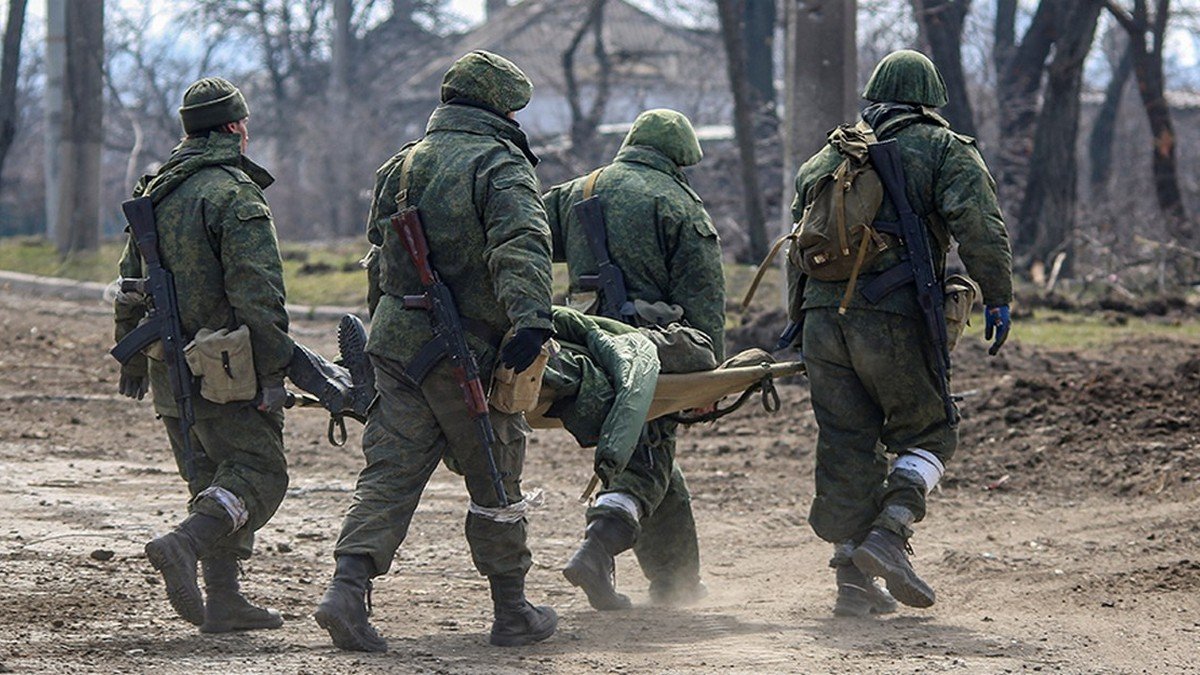 Окупанти розгорнули додатковий шпиталь на Донеччині, він уже переповнений пораненими: зведення Генштабу