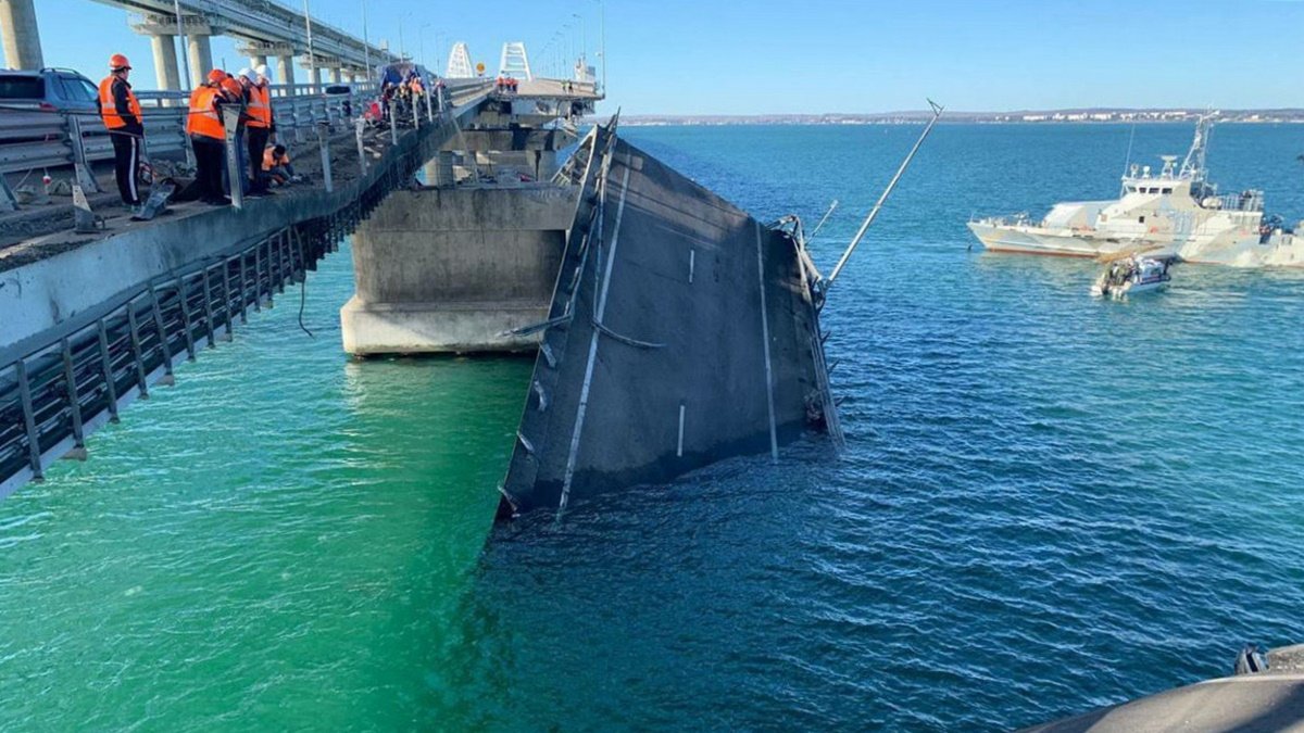 В Крыму оккупанты спешно ремонтируют Керченский мост — что известно о ситуации на полуострове