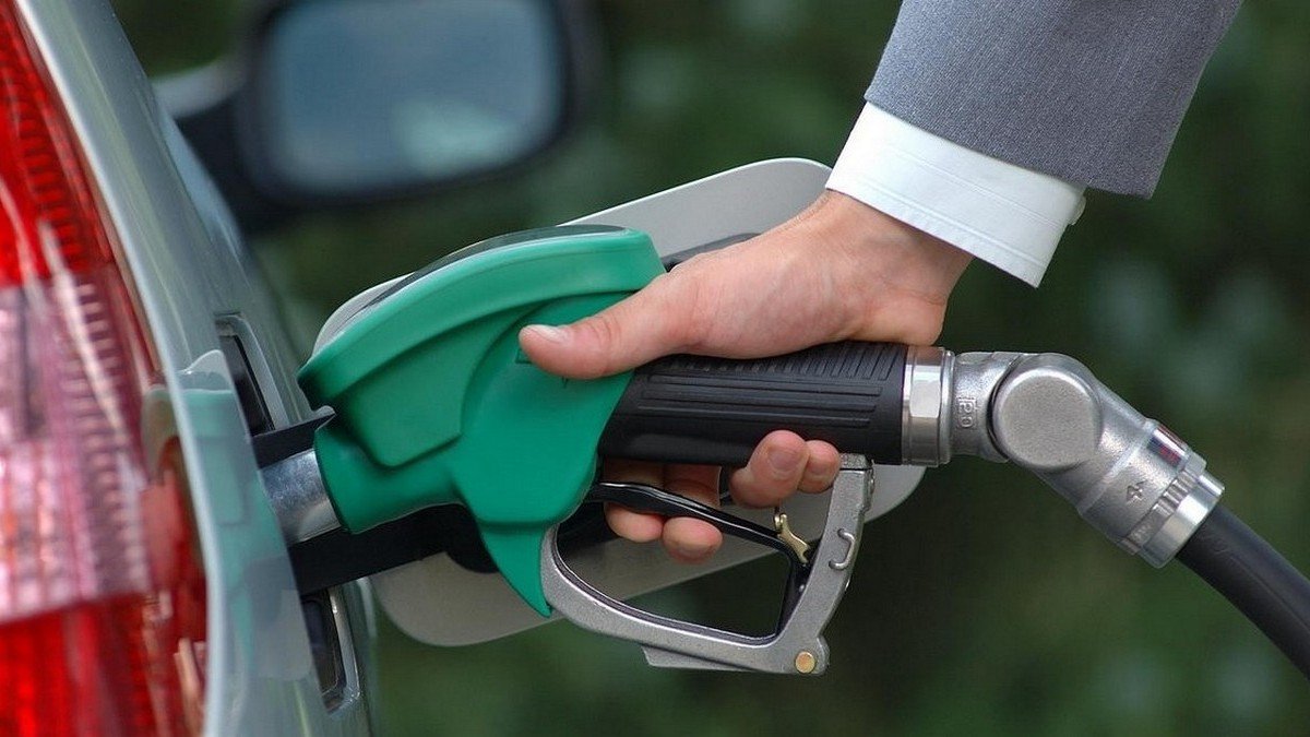 У Києві на заправці власнику авто у бак залили бензин замість дизеля. Що вирішив суд?