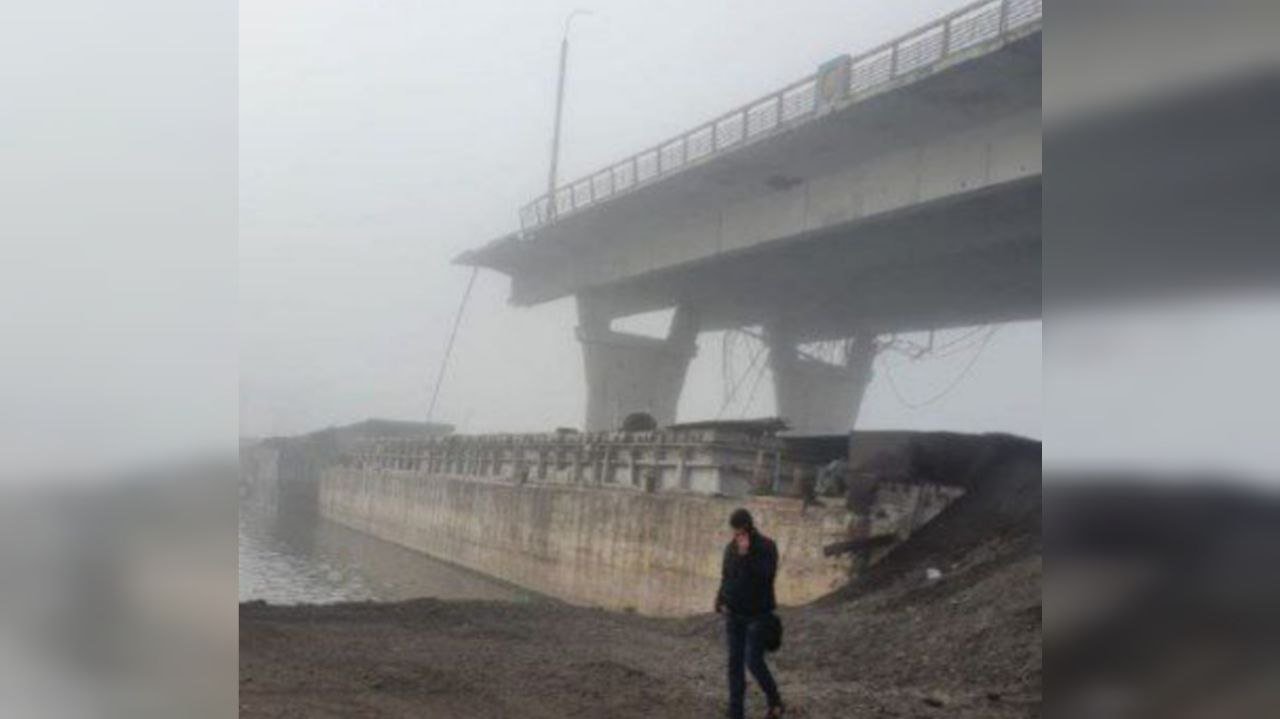 Антонівський міст впав: у мережі з'явилися фото