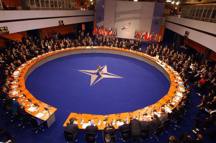 НАТО по просьбе Польши созывает заседание — Reuters