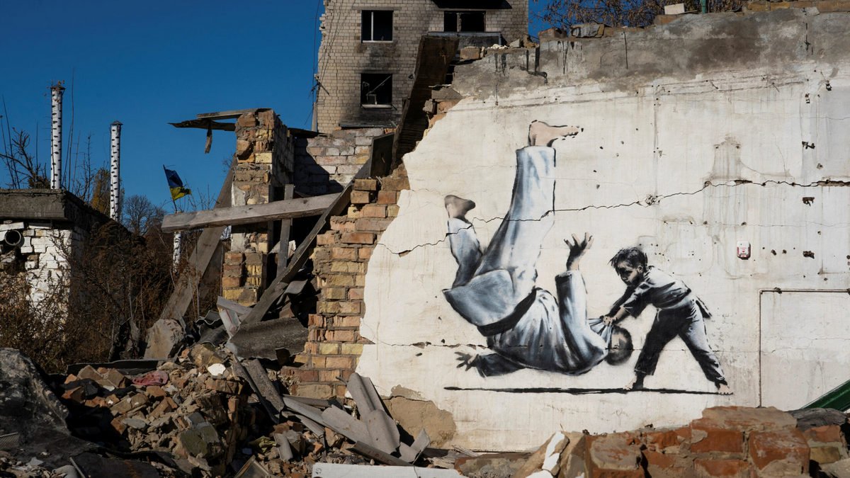 До сліз. Banksy показав відео своєї подорожі Україною