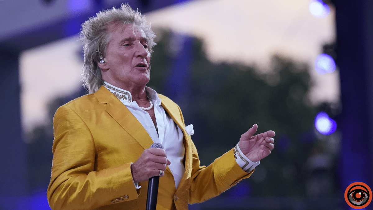 Легендарний музикант Род Стюарт відкрив турне Великобританією виступом на підтримку України
