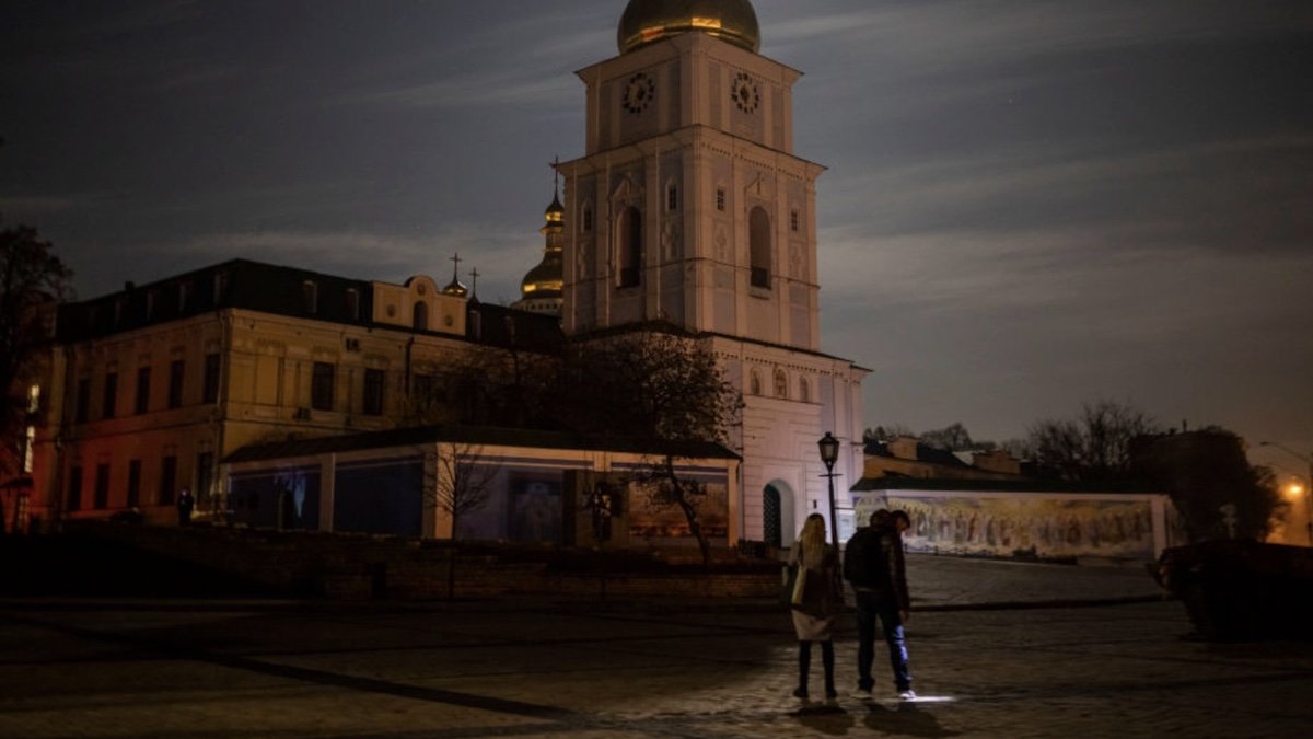 Аварійні відключення світла в Україні: графік від «Укренерго» на 21 листопада