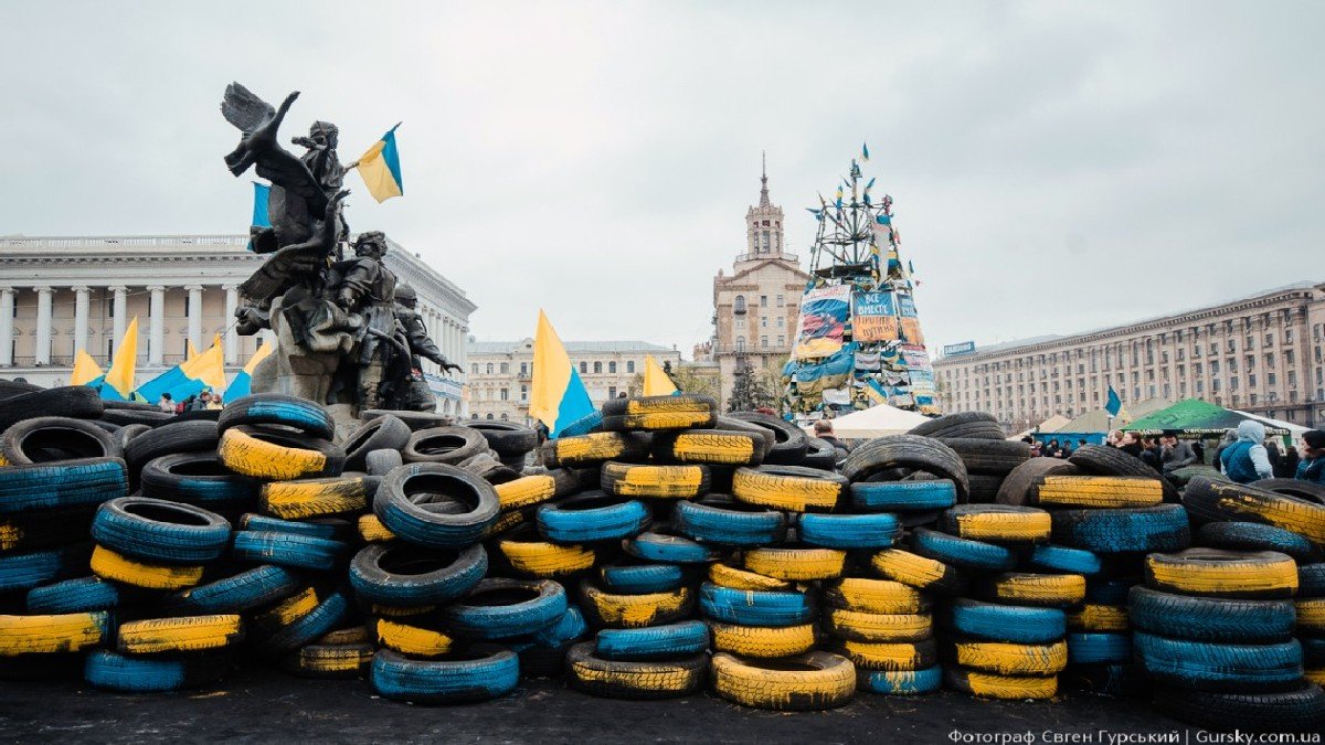 21 листопада - в Україні свято гідності і свободи та День Десантно-штурмових військ ЗСУ. Цей день в історії