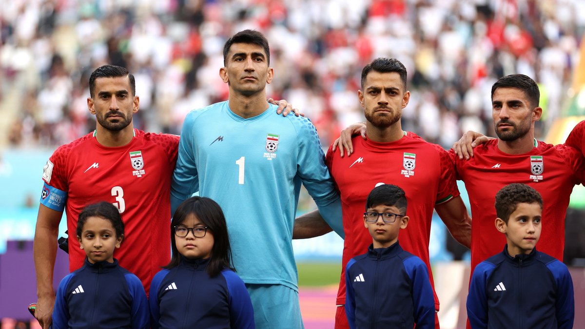Сборная Ирана отказалась петь гимн перед игрой с Англией на Чемпионате мира-2022