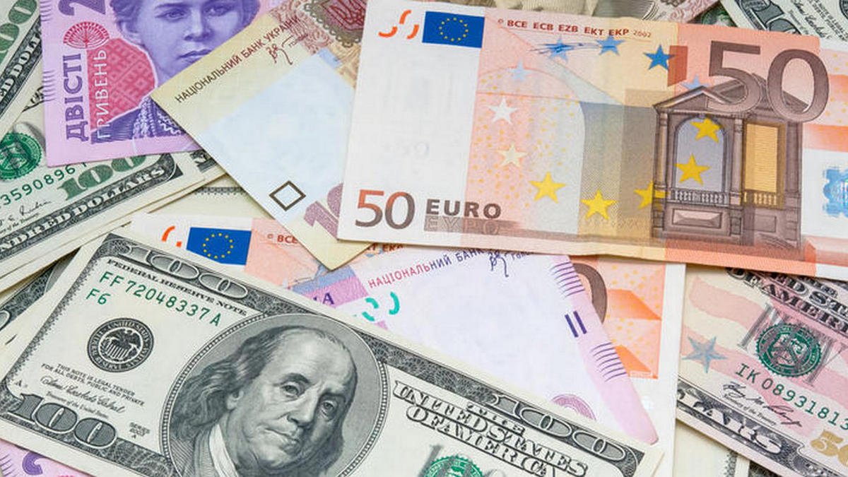 Євро значно подешевшав, скільки коштує долар? Курс валют на 22 листопада в Україні