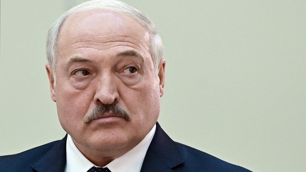 Кремль може захопити контроль над армією Білорусі: як саме