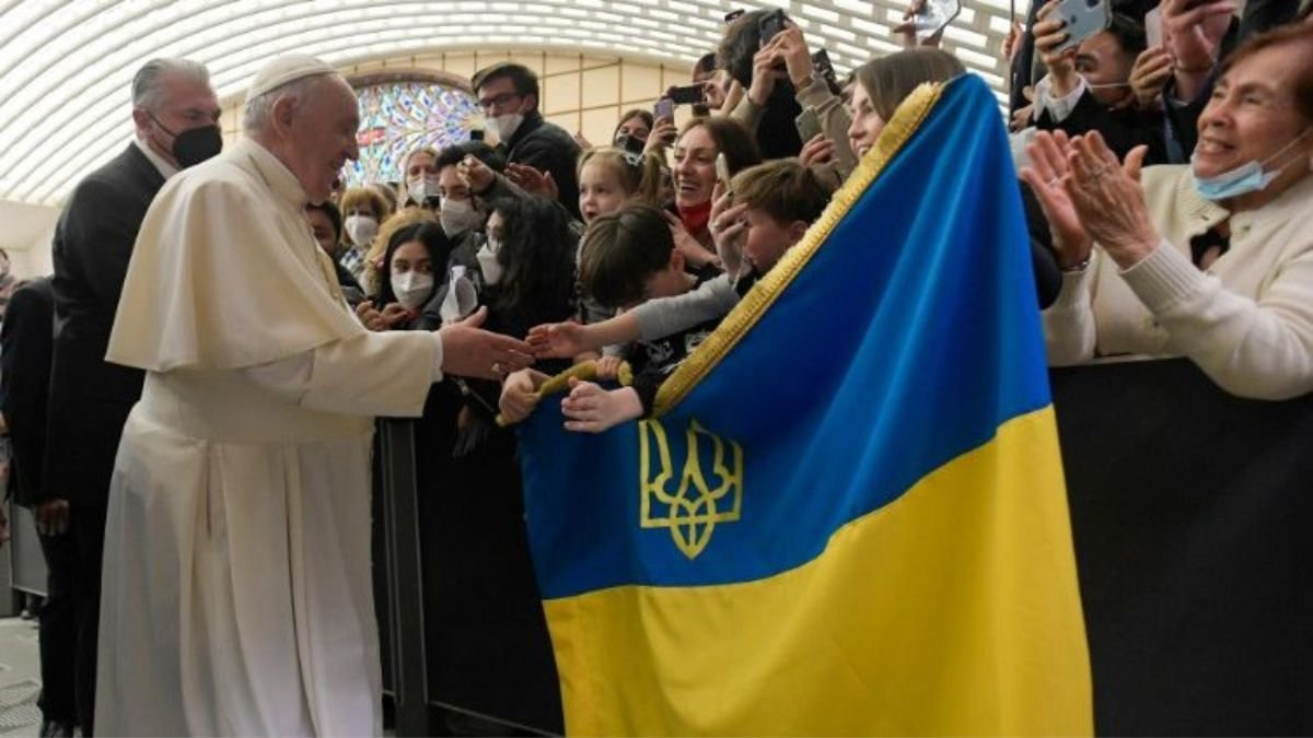 Папа Римський написав лист до українців, де висловив співчуття, але не згадав росію