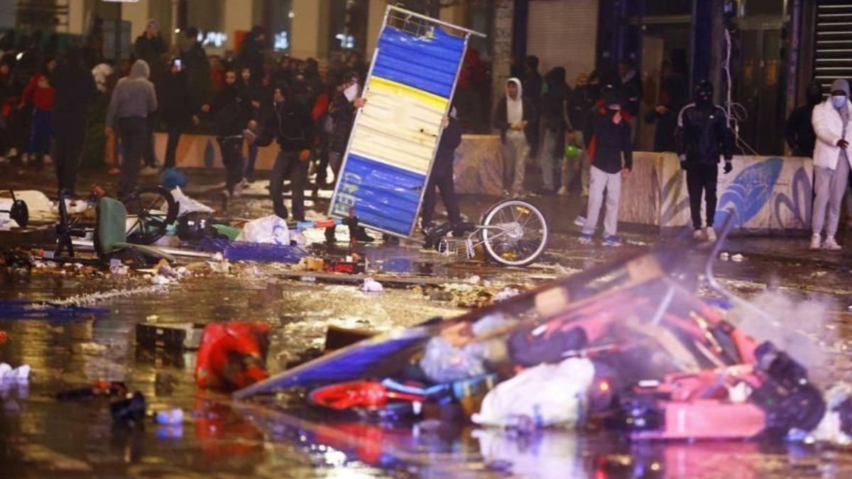 В Брюсселе возникли массовые беспорядки из-за матча Чемпионата мира по футболу