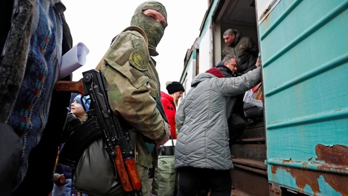 Скільки українців депортували до росії