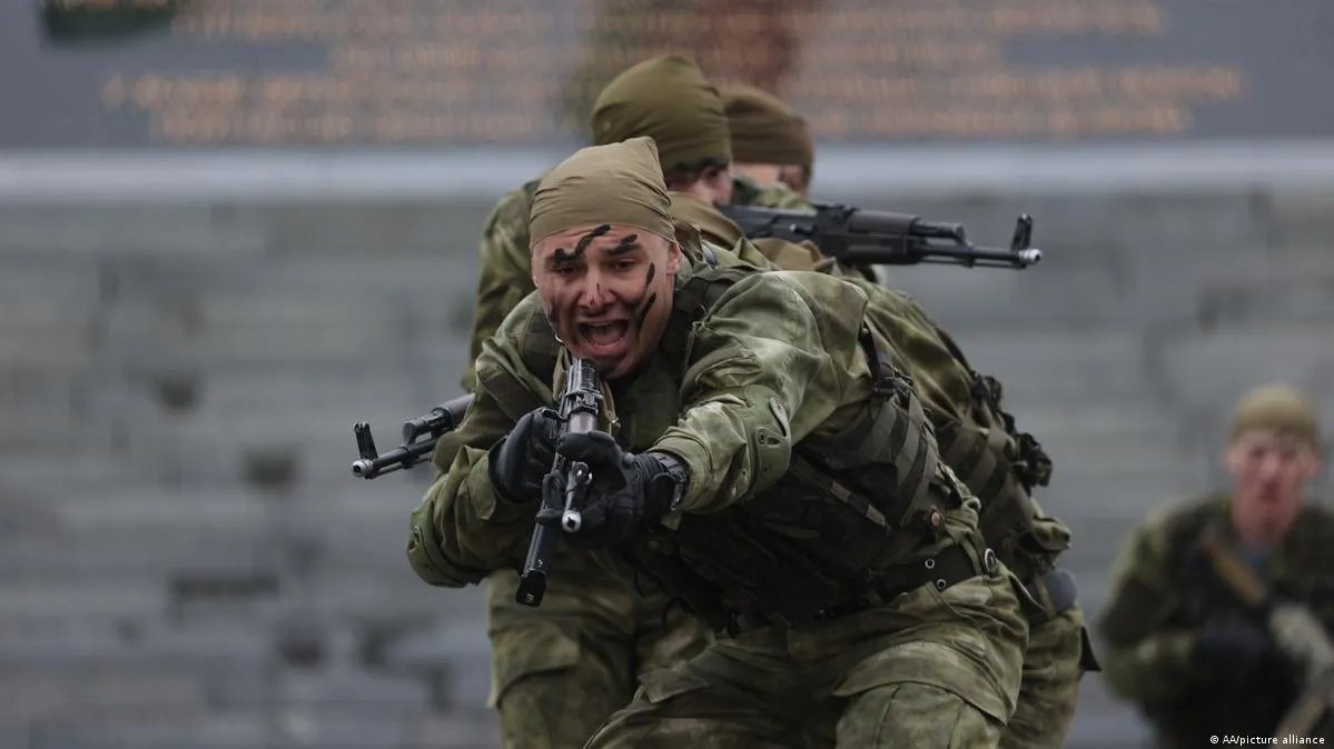 В Беларуси военнообязанных мужчин не выпускают за границу - военный эксперт