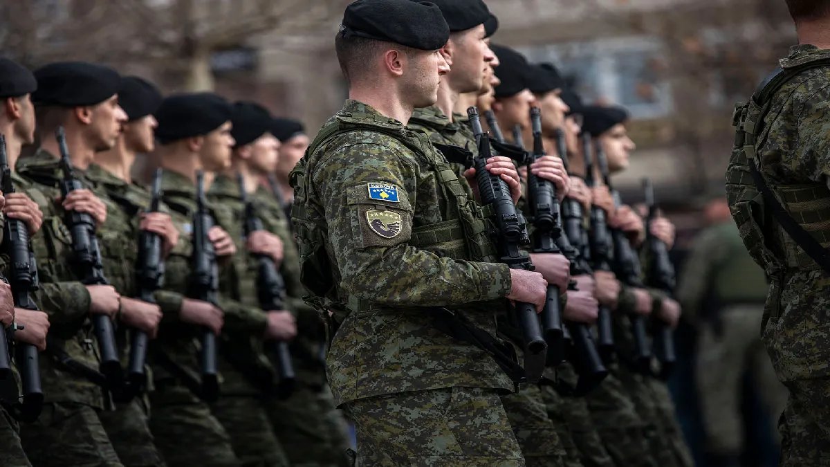 Армии Косово и Сербии приведены в полную боевую готовность: что известно о конфликте