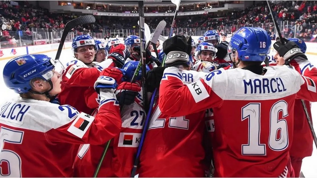 Сборная Чехии разгромила Швейцарию — результаты четвертьфинальных матчей молодёжного чемпионата мира по хоккею