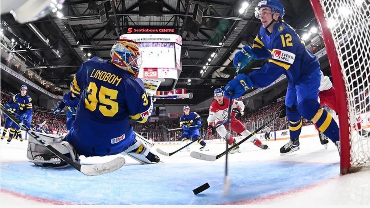 Сборная Чехии обыграла Швецию и вышла в финал молодёжного чемпионата мира по хоккею