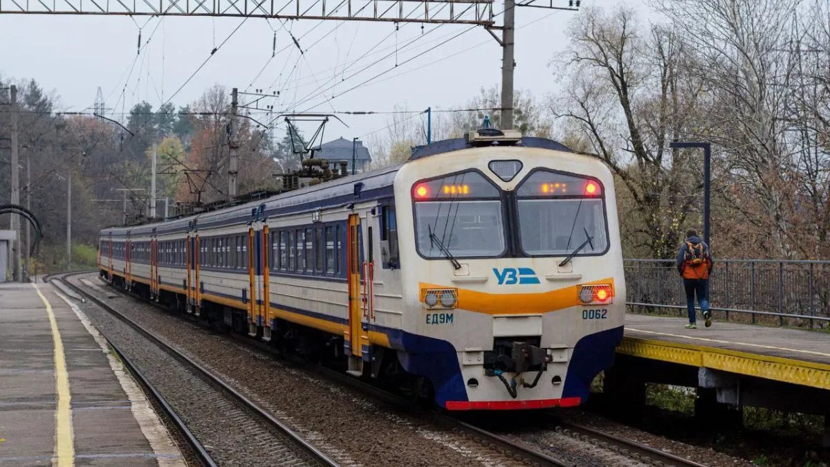 На каких станциях Киевской кольцевой электрички можно платить за проезд по карте