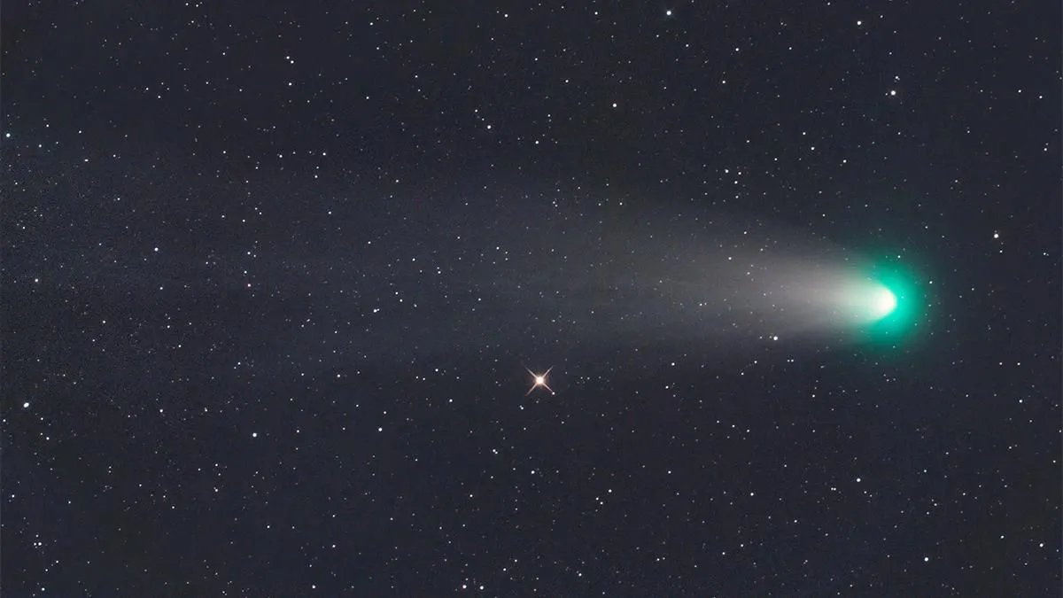 Чого очікувати від зеленої комети, яка наближається до Землі