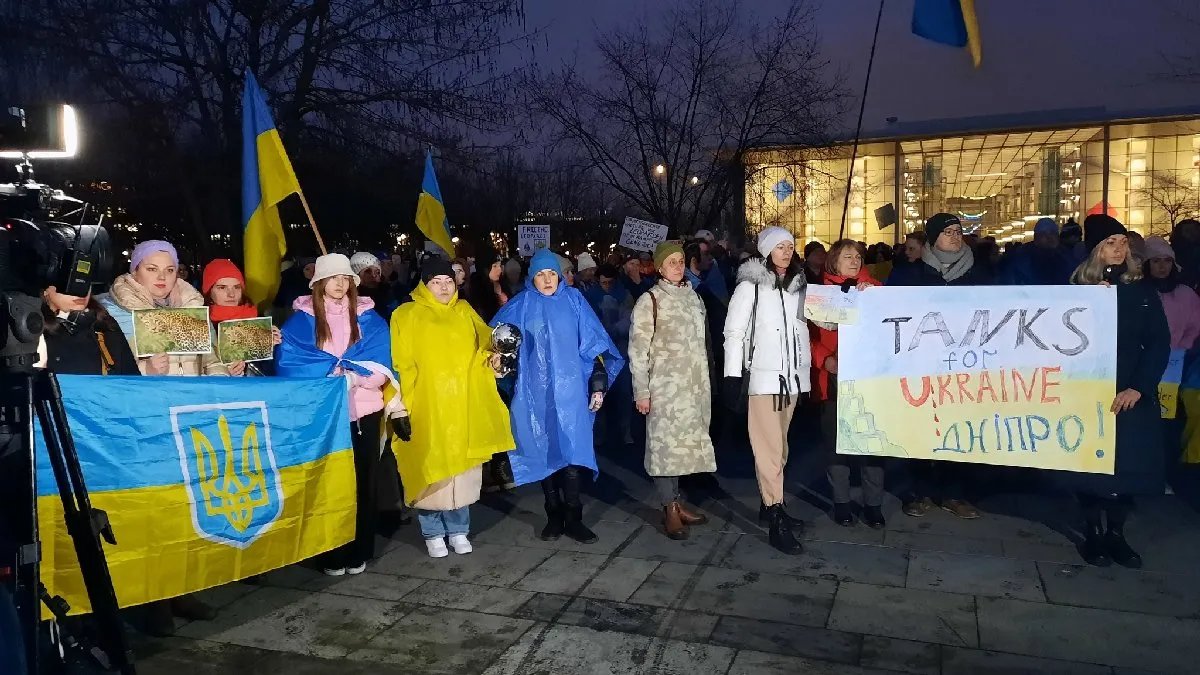 В Берлине прошли массовые митинги за поставку танков Украине