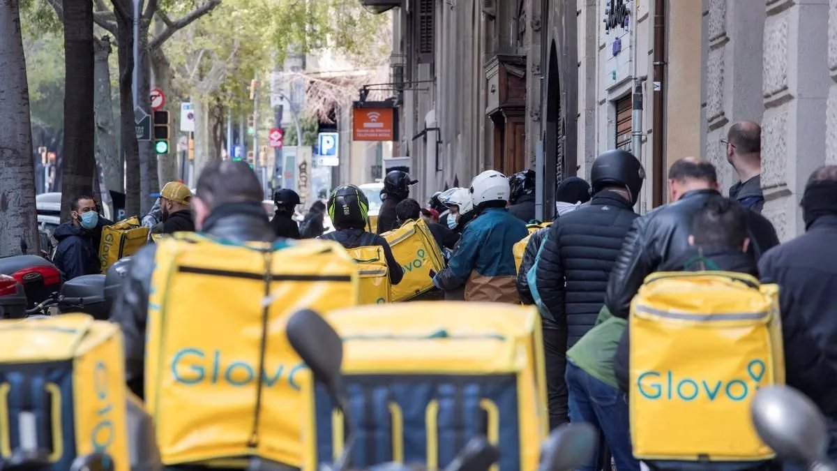 Glovo оштрафовали в Испании на 57 млн евро за незаконное трудоустройство курьеров