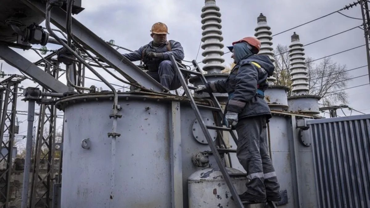В Одессе уже появляется свет: в "Укрэнерго" сообщили, как возобновляют электроснабжение после масштабной аварии