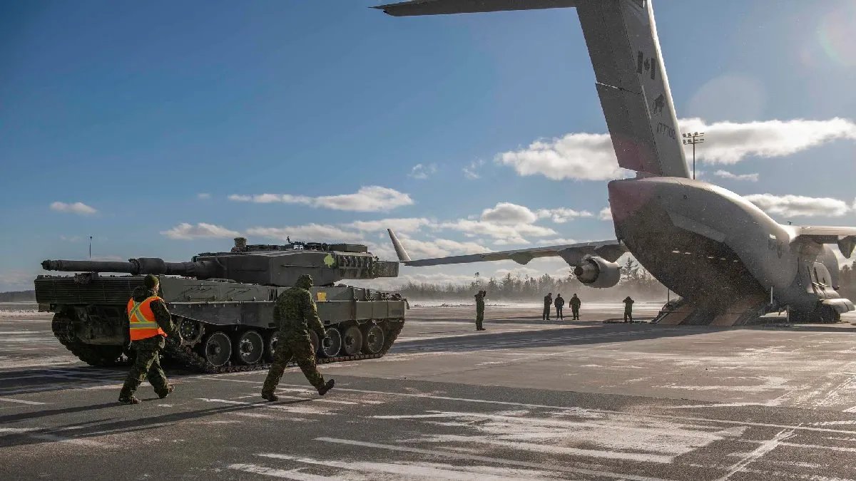 Первый Leopard уже следует в Украину: танк доставляют самолетом из Канады