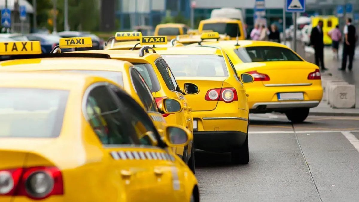 Мовний омбудсмен пояснив, як примусити таксистів обслуговувати українською
