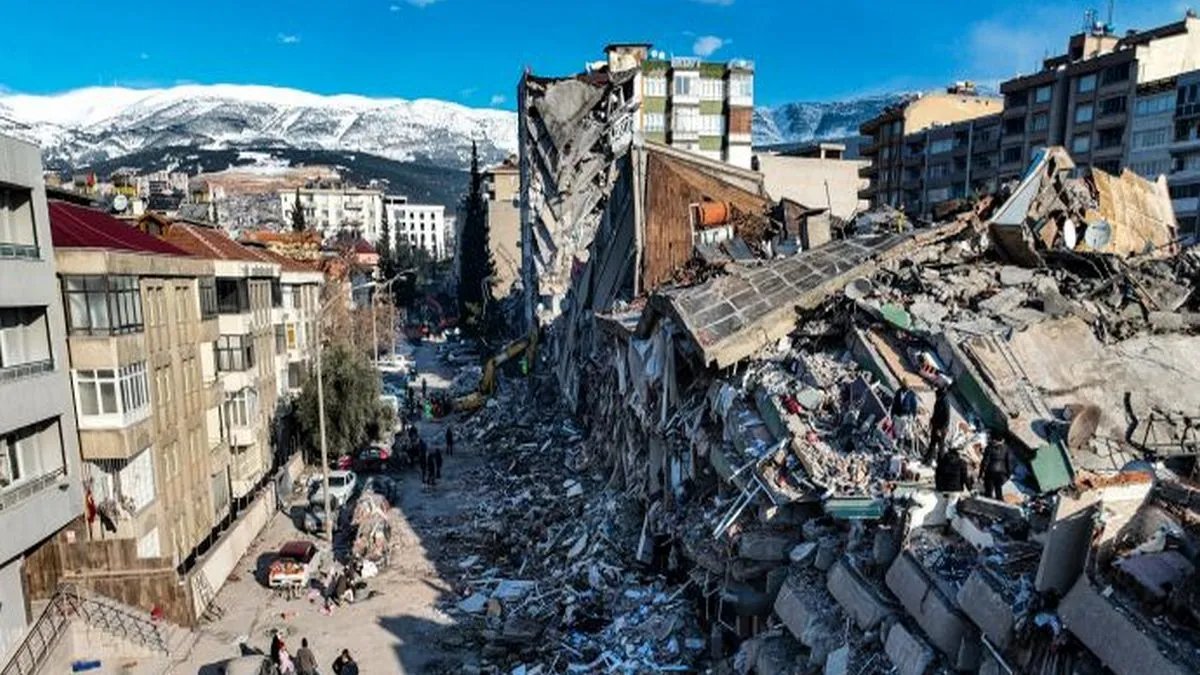 Землетрясение в Турции: погибли 5 украинцев, 7 пропали без вести