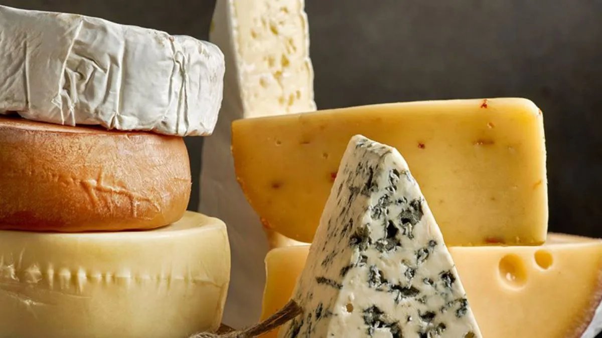 В Україну звезли небезпечний сир з Франції