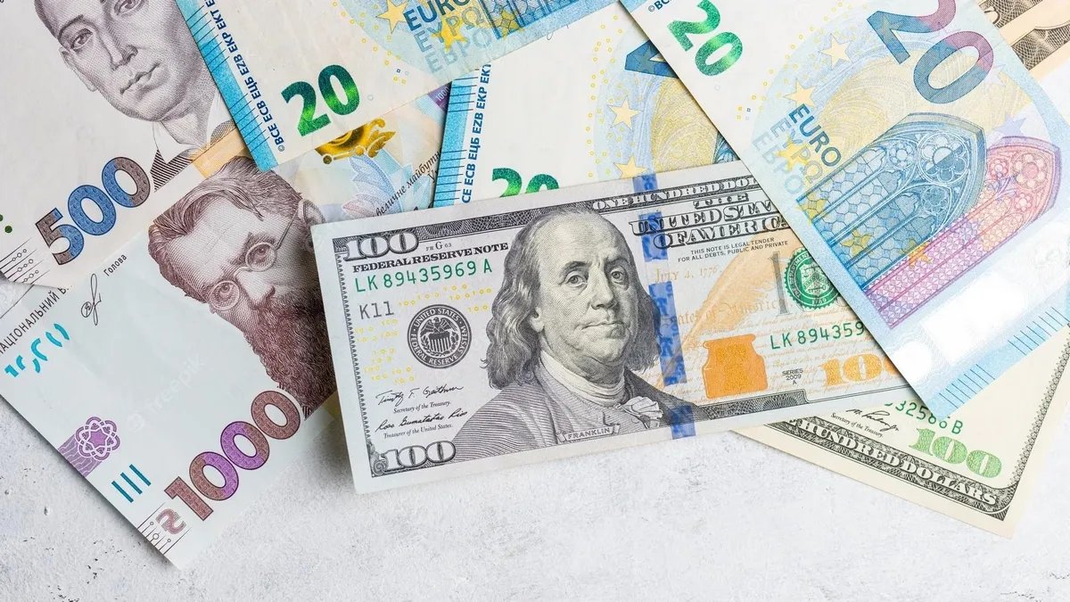 Долар тримає позицію, що з євро? Курс валют в Україні на 23 лютого