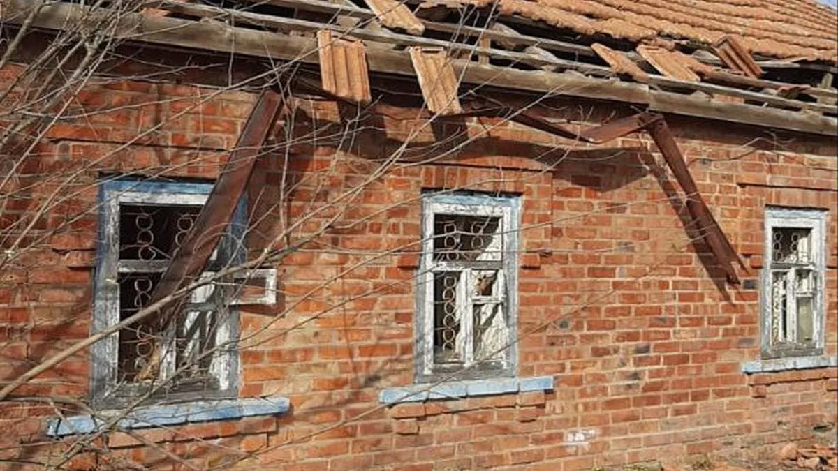 Окупанти обстріляли гуртожиток у Херсоні та будинки у Запорізькій області
