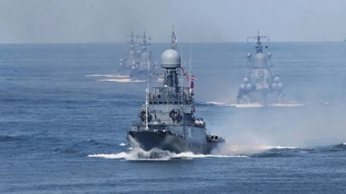 Російські кораблі у Чорному морі