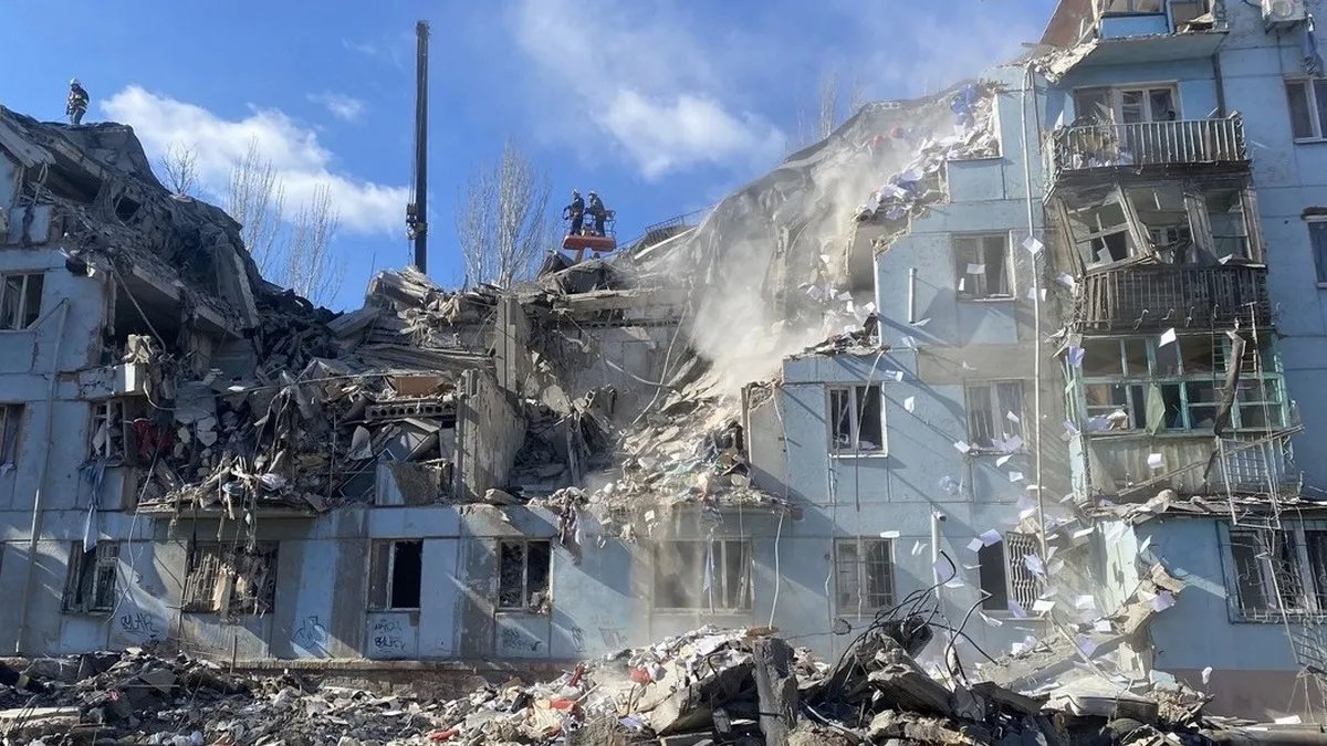 Ракетный удар по дому в Запорожье — количество погибших выросло, ещё 12 человек остаются без вести пропавшими