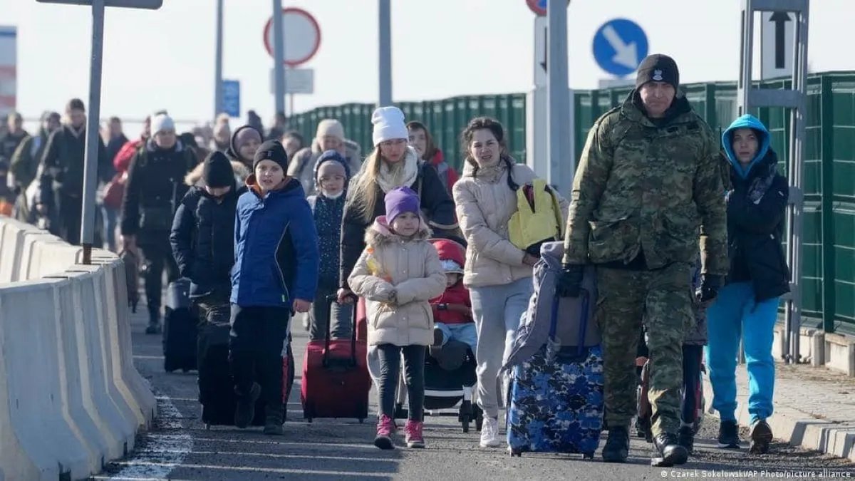 Деяким українцям у Польщі доведеться повернути соцдопомогу: кого це стосується