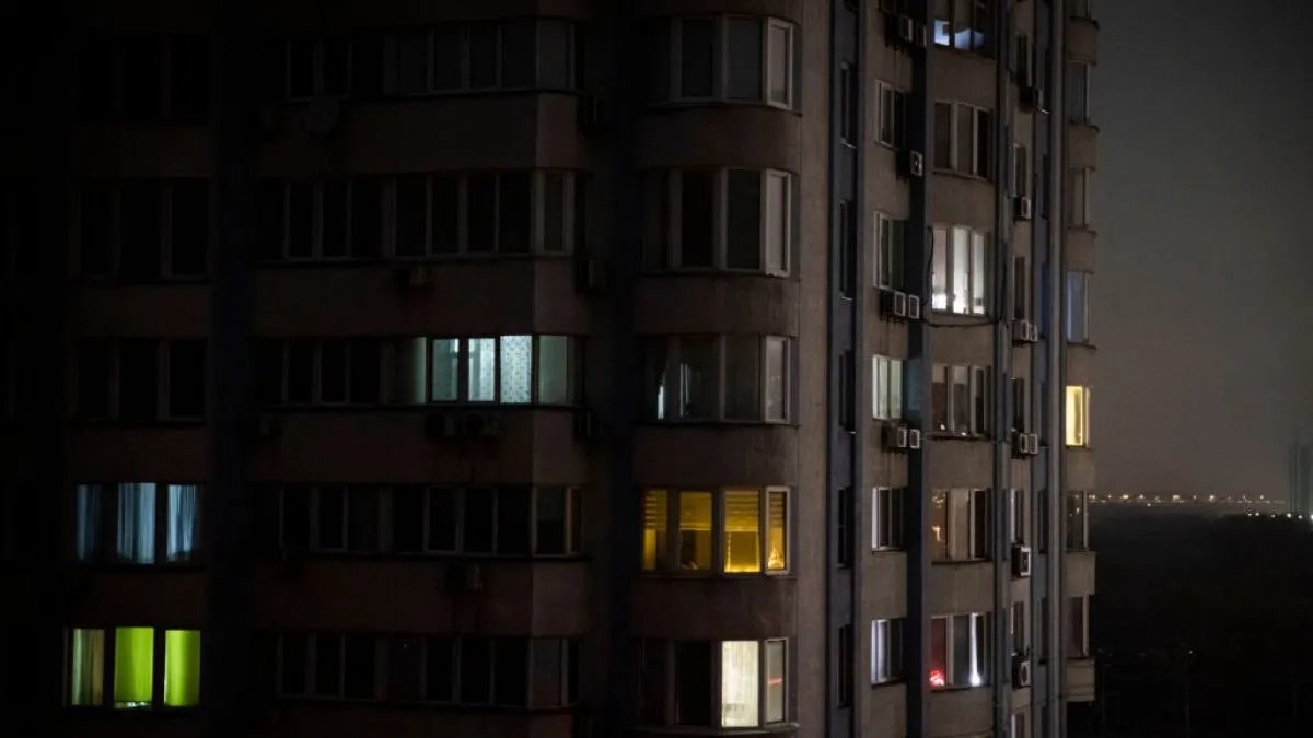 В Киеве и области местами ввели стабилизационные отключения света
