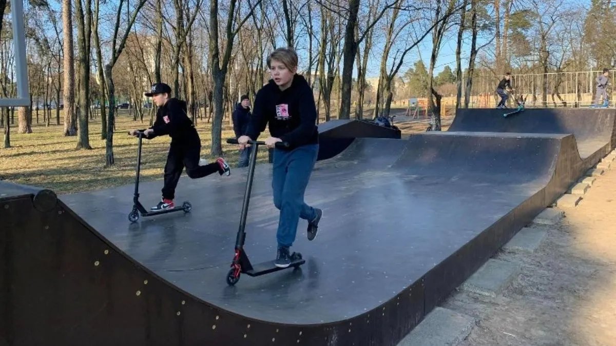 Скейт-парк в Парке партизанской славы в Киеве