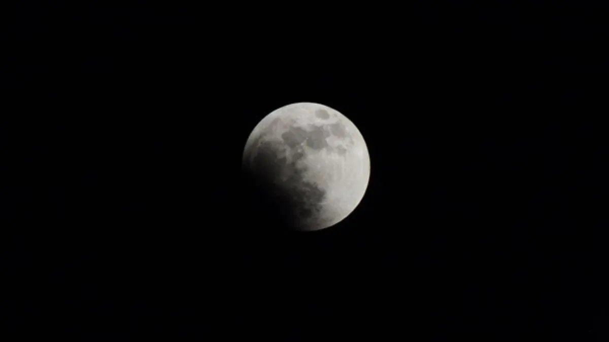 Місячне затемнення 5 травня