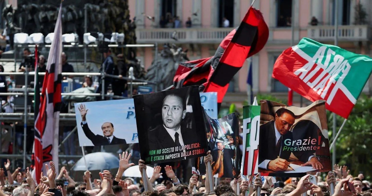 В Мілані прощаються з померлим експрем'єром Берлусконі. Фото з похорону