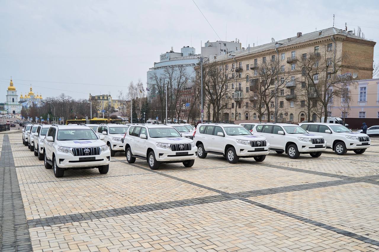 Автомобілі на Софійській площі