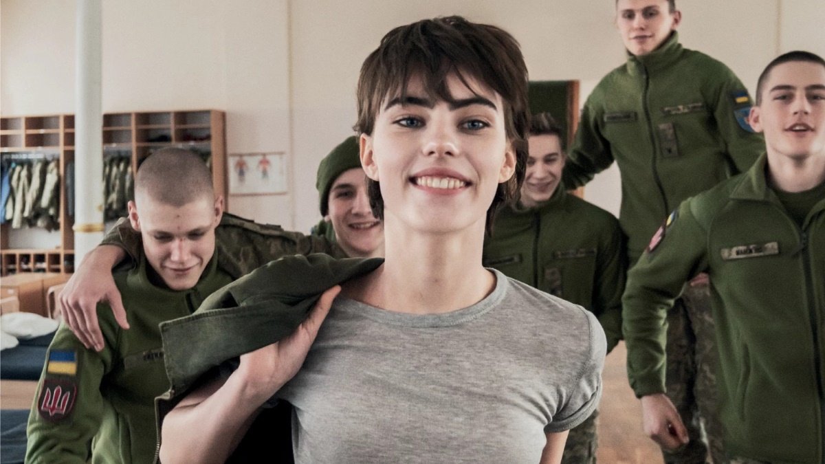 Новая обложка Vogue Ukraine с украинскими кадетами